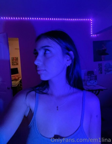 em1lina erotic star picture