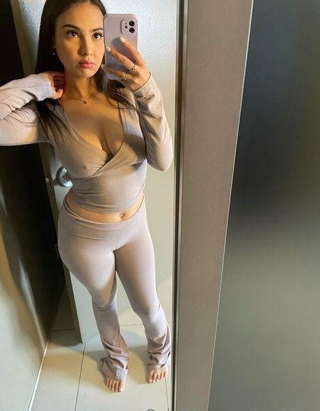 em1lina model hot photos