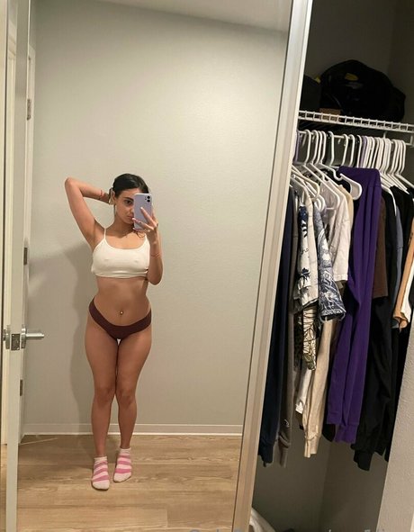 em1lina high quality pornstar images