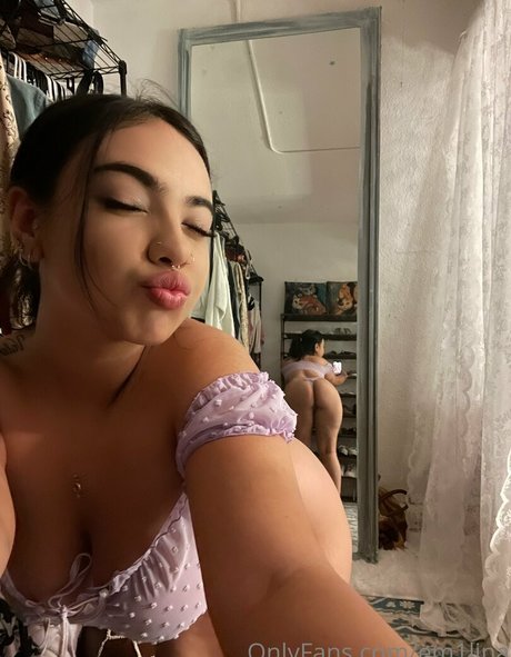 em1lina best star img