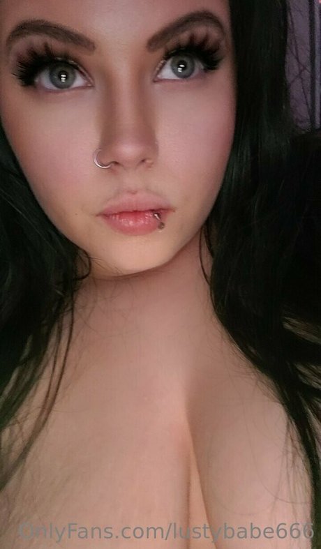 lustybabe666 model pic