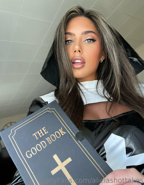 aliciashottakes best model image