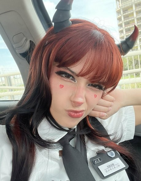 Lunaloveton model porn picture