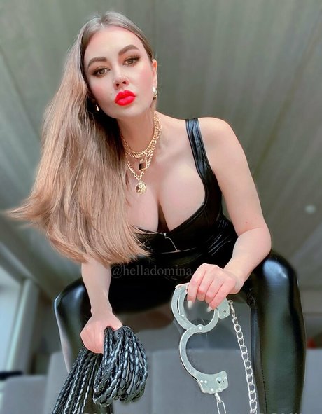 helladomina pretty actress archive