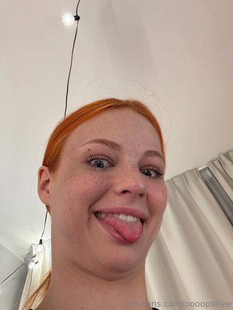 oooopsfree adult model images