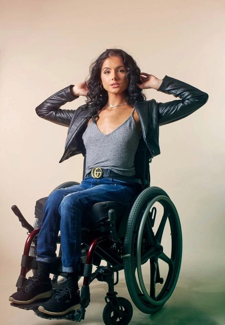 Lolita Milena erotic star photos