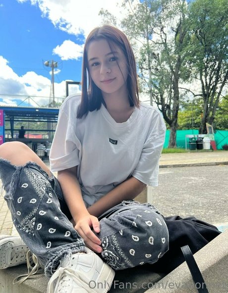 evabonnet best star images