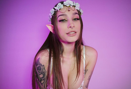 akufree model perfect pic