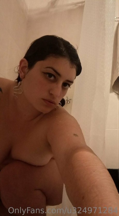 young milf onlyfans nude photo