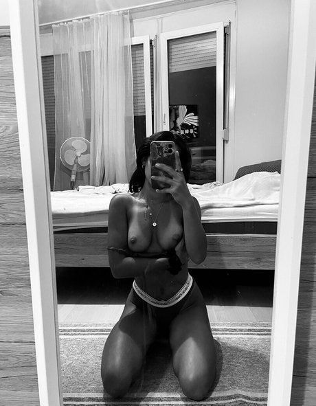 emmaleah20 porn model archive