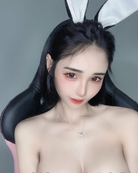 valentine8 official nudes actress photos