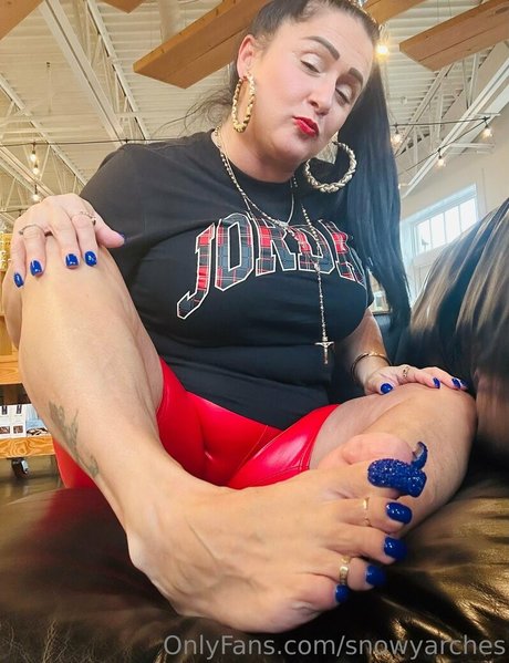 snowyarches actress images