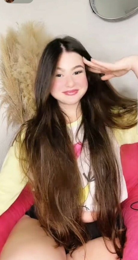 Nicolle Caroline naked model archive