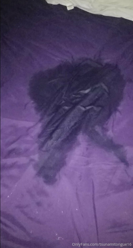 tsunamitongue16 star naked picture