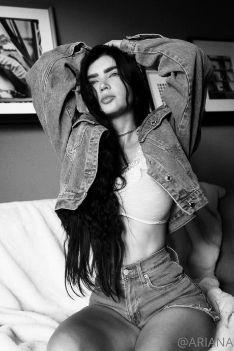 Ariana James model pretty galleries