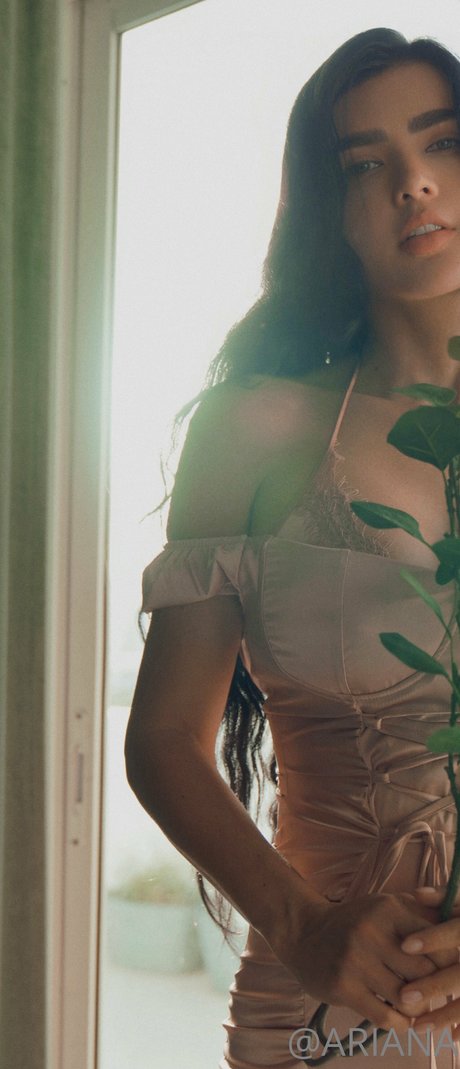 Ariana James adult star pics