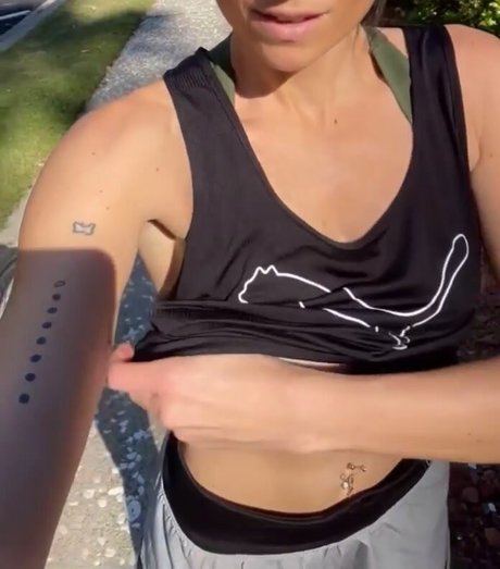 Pocacamilla model hd photo