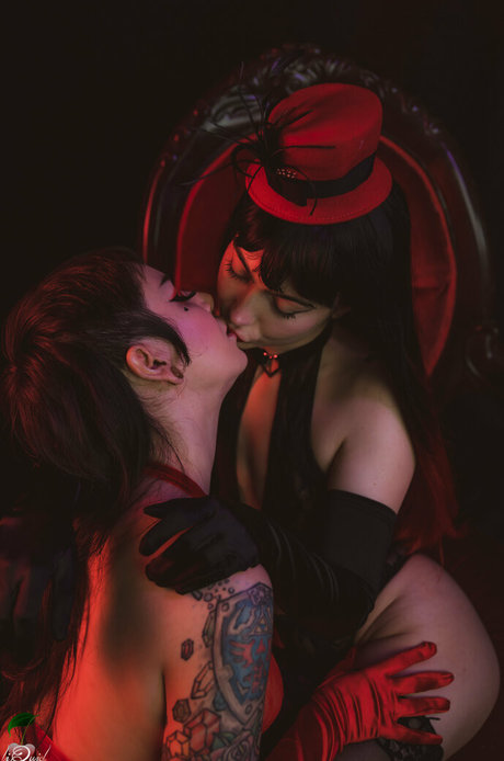 Synthia Valentine pornstar naked image