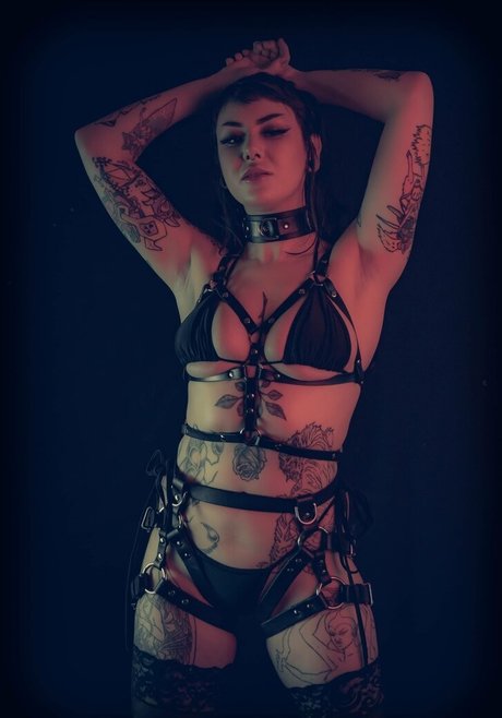 Synthia Valentine perfect star gallery