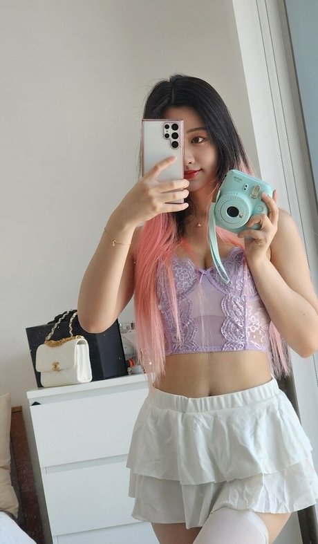 dear chuu model free picture