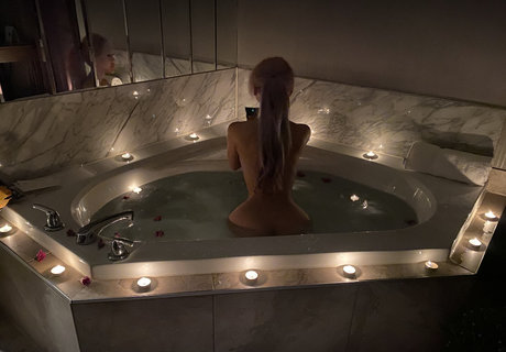 mslyxo adult model picture