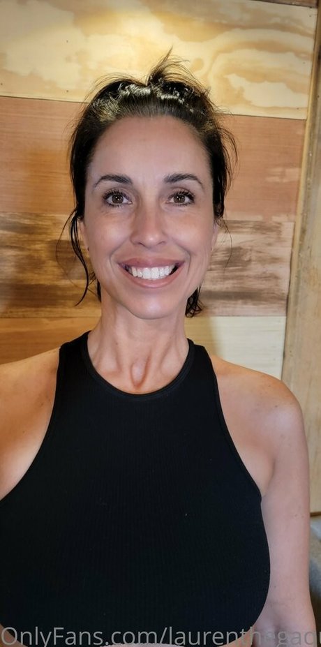 hung shemale onlyfans exclusive photos