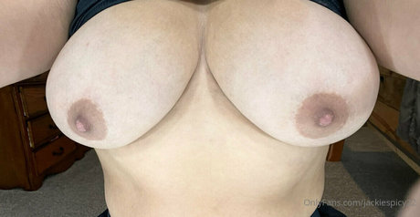 jackiespicy22 model sex pic