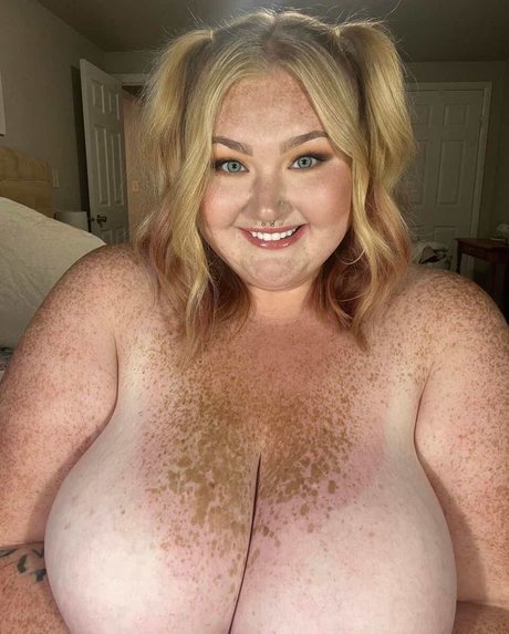 Kait Freckles pornstar nudes photo
