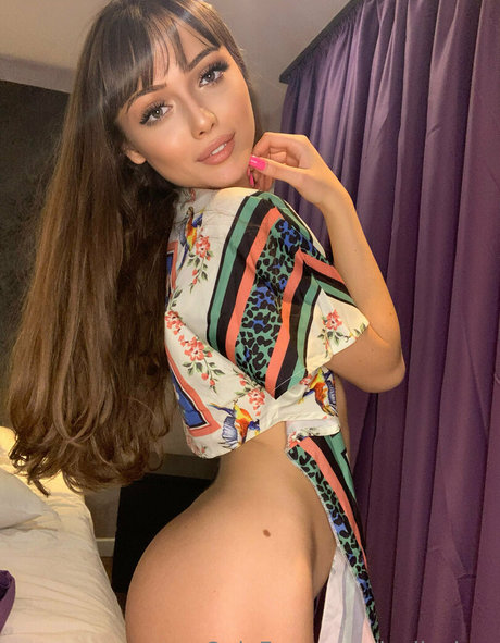 LeslieShay hot actress archive