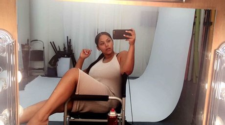 petite black onlyfans pretty pictures