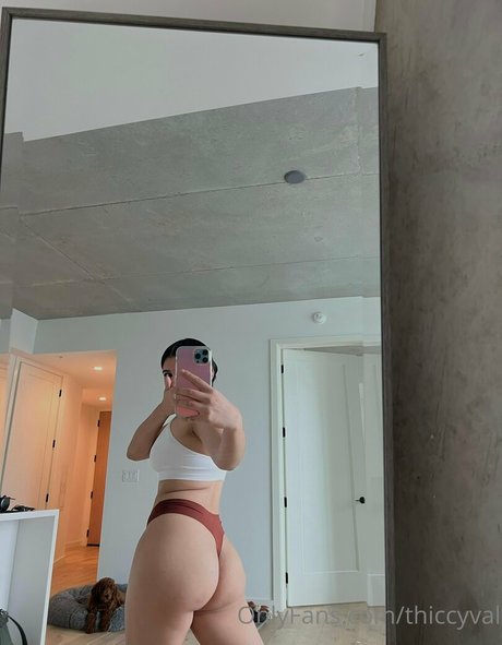 ThiccyVal pornstar erotic pic