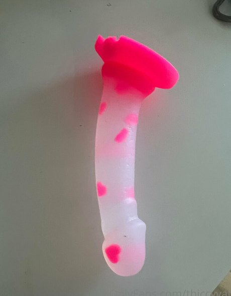 ThiccyVal nudes model images