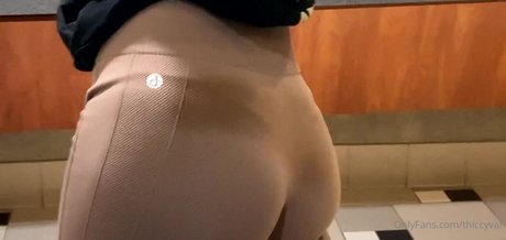 ThiccyVal hd pornstar img