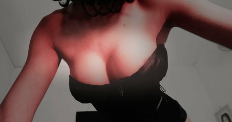 Viollet Collins model naked galleries