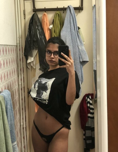 cleoisaway adult actress gallery