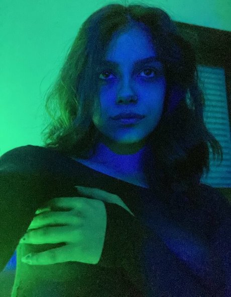 cleoisaway Profile pic