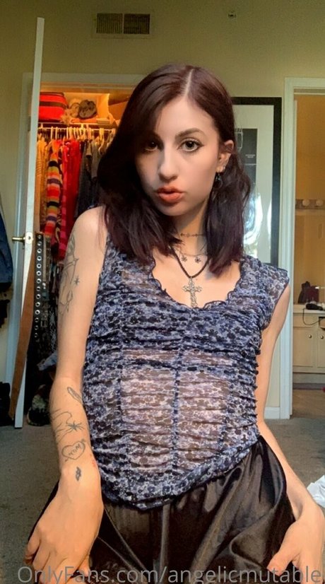 Mutable Angel pornographic model photo