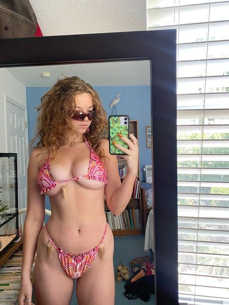 Ashley Suarez star beautiful image