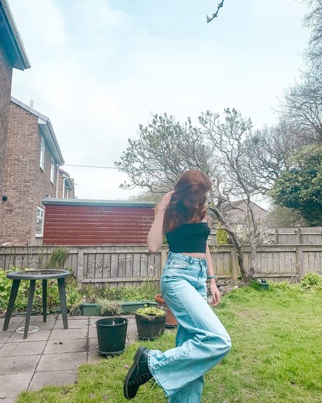 Kay Proctor model top img