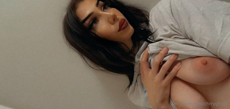 Hexdarling model erotic image