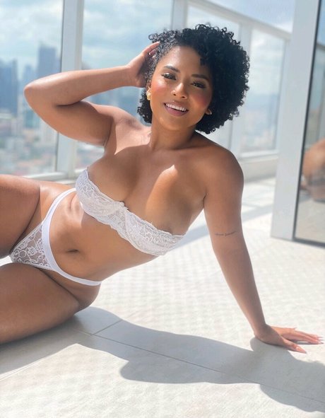 Raychellemcm hd pornstar image