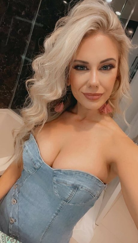 Midskarinnoelle nude model archive