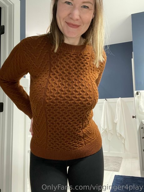 Ginger4Play model pretty picture