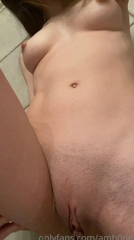 bel0vedbambi star naked pics