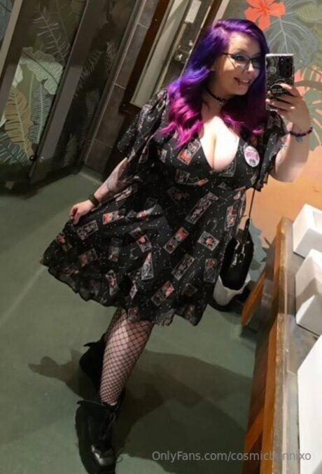 Cosmicbunnixo model hd pictures