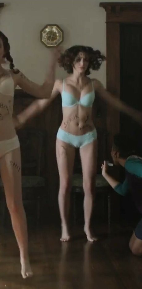 Emily Rudd porn model pic