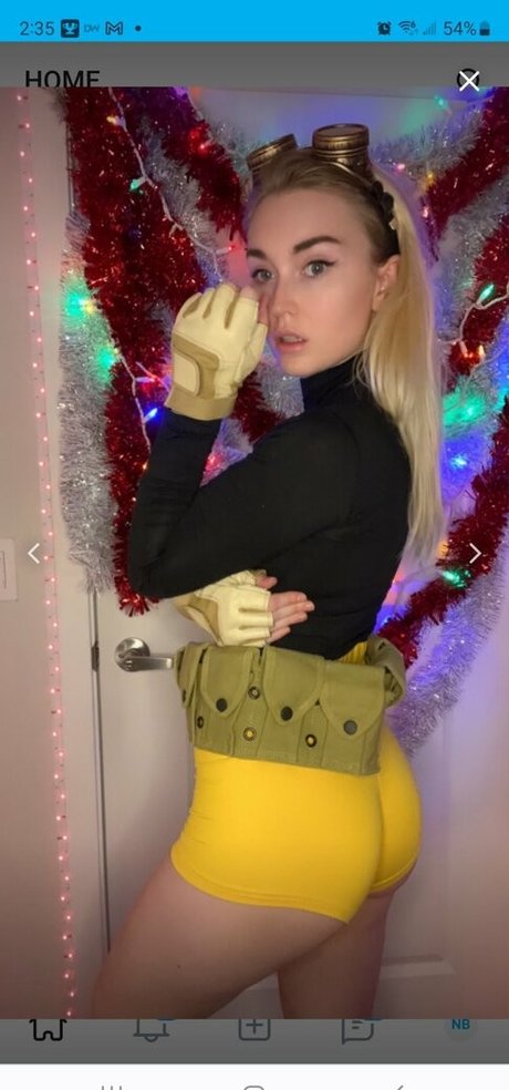 Ashton Birdie model pretty photo