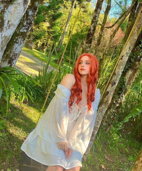 Anna Moreira model nude pic