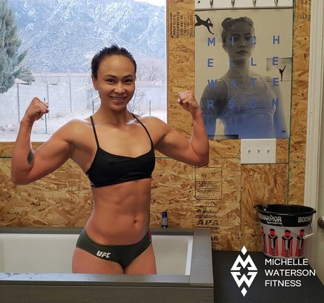 Michelle Waterson star pretty picture
