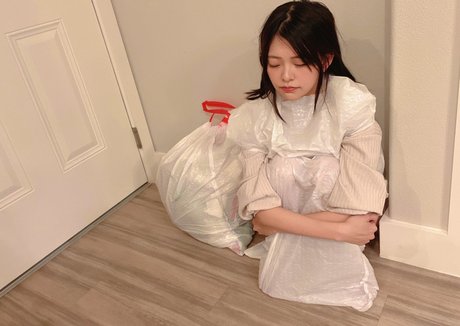 Kkatamina model art galleries